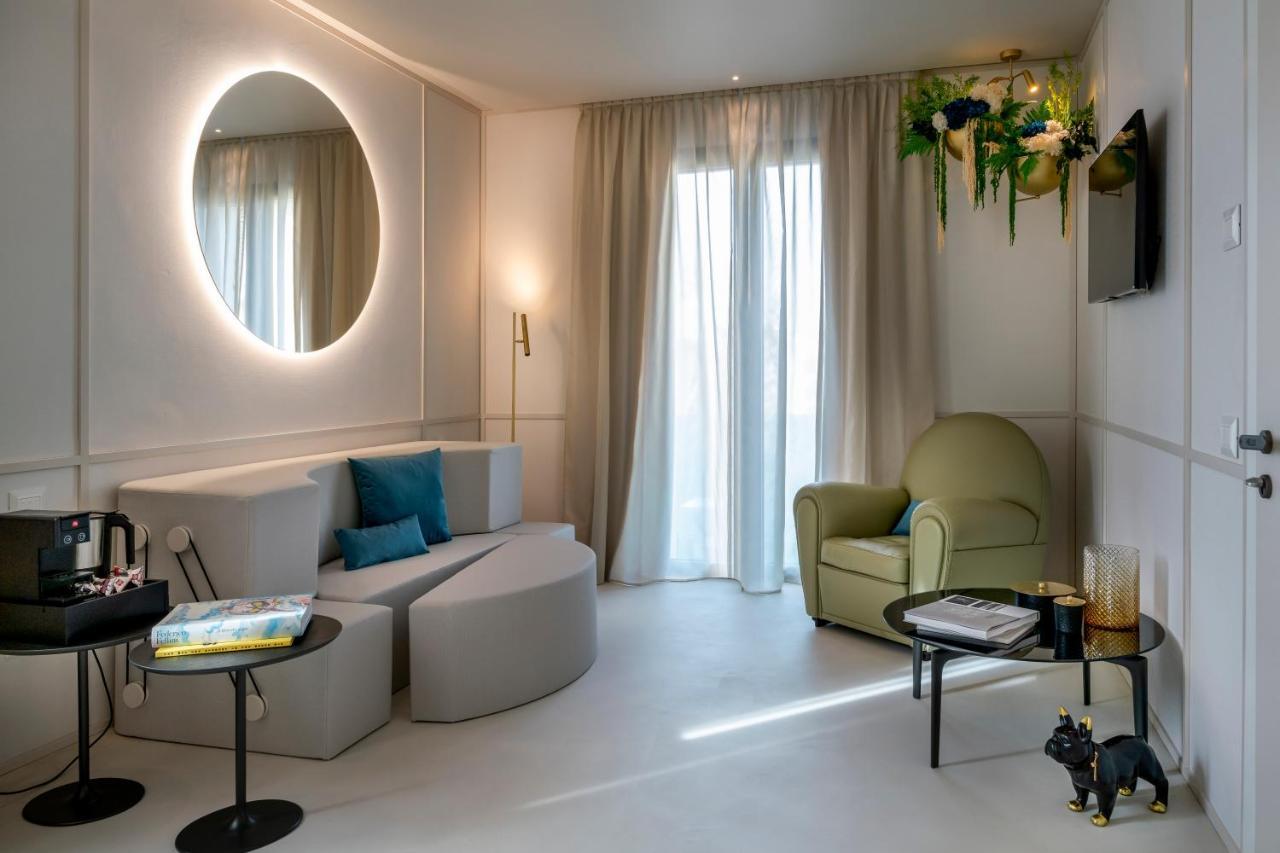 Demo Hotel Design Emotion Rimini Eksteriør bilde